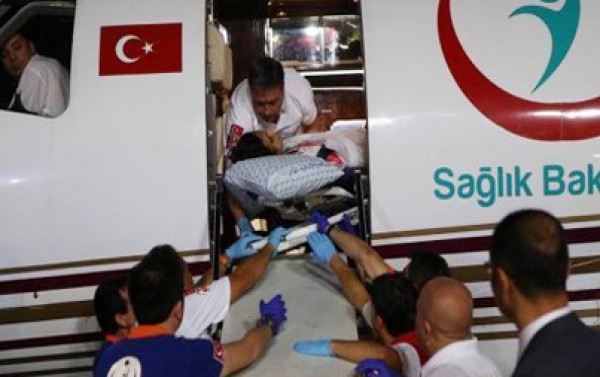 21 جريحًا من غزة يصلون تركيا لتلقي العلاج
