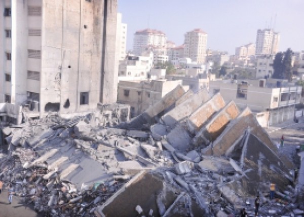 تحذير من خطورة المباني الآيلة للسقوط في غزة