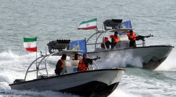 مدمرتان صينيتان للمرة الأولى في ميناء إيراني