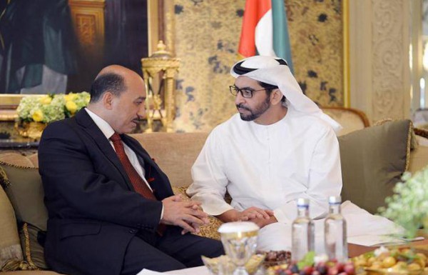 الوزير الحساينة يلتقي ممثل حاكم المنطقة الغربية في دولة الإمارات ويبحث معه قضايا مختلفة