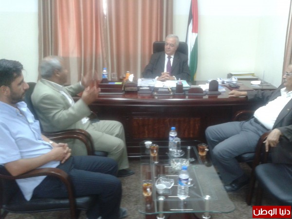 خلال لقاءه بوزير العمل حزب الشعب الفلسطيني يدعو إلى تمكين حكومة الوفاق الوطني للقيام بمهامها بقطاع غزة