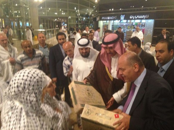 السفير السعودي لدى الأردن يشارك في توديع ضيوف خادم الحرمين الشريفين من اسر الشهداء‎ بالضفة الغربية