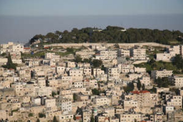 بينيت يصف الاستيلاء على منازل فلسطينيين بسلوان بــ الخطوة التاريخية"