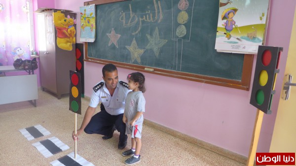 الشرطة تطلق مشروع توعيه متكامل في مدرسة الراهبات في أريحا