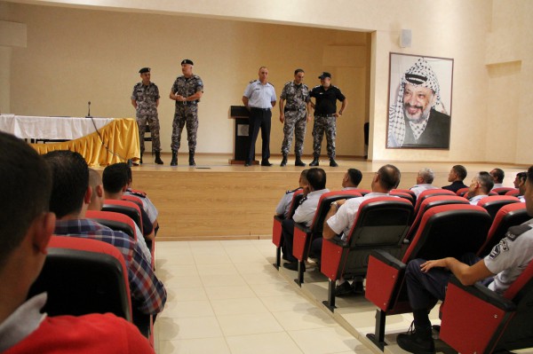 أريحا: تخريج دورة التدريب أثناء الخدمة في كلية فلسطين للعلوم الشرطية