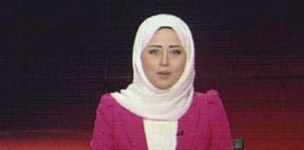 موقف"محرج" لمذيعة قناة الجزيرة عالهواء