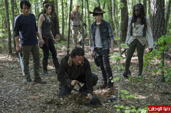 الموسم الخامس المنتظر من The Walking Dead يطلق ضجة كبيرة بإطلاقة الأول على فوكس موفيز