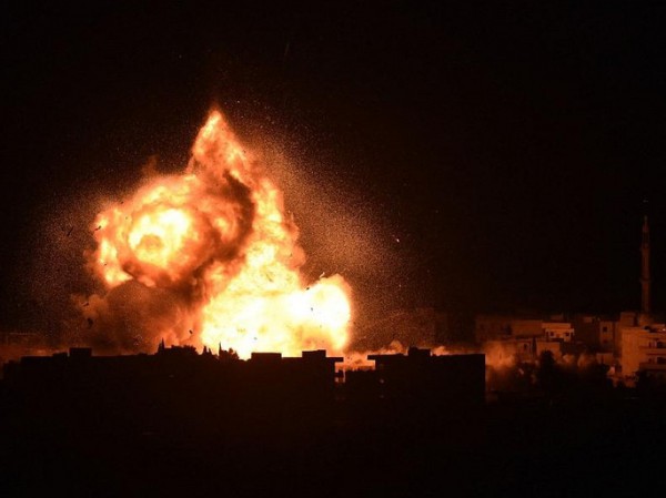 صور مذهلة وبالفيديو - كوباني تشهد أعنف قتال.. سيارات ملغومة وقذائف ودخان