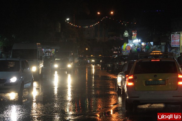 بالصور: الأمطار في شوارع أريحا