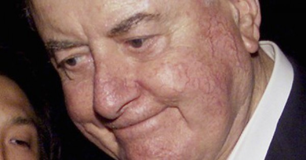 وفاة رئيس الوزراء الأسترالى الأسبق جوف وايتلام عن عمر يناهز 98 عاما