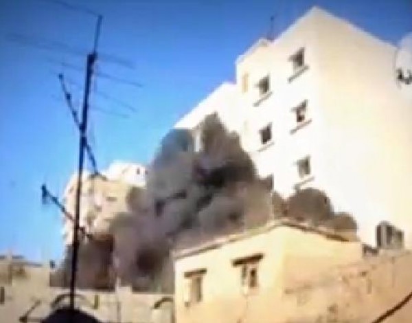 شاهد.. فيديو كامل يحتوي على مشاهد لتدمير 50 منزلا خلال الحرب الاخيرة على غزة