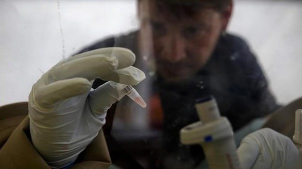 شركة كندية تبدأ إنتاجاً محدوداً لعقار لعلاج "إيبولا"