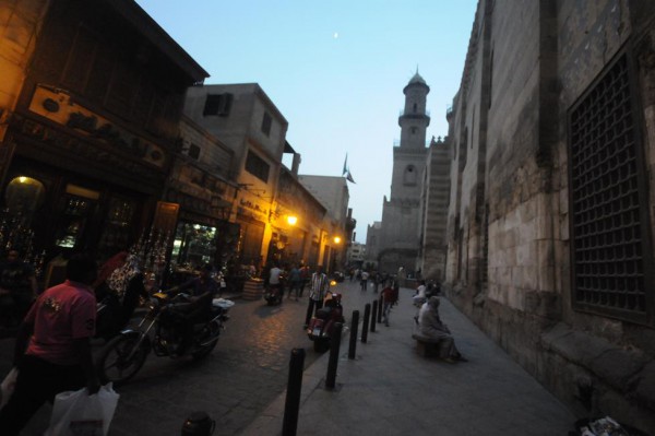 شارع المعز لدين الفاطمي بالقاهرة