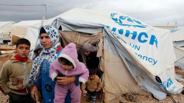 لبنان يوقف استقبال اللاجئين السوريين