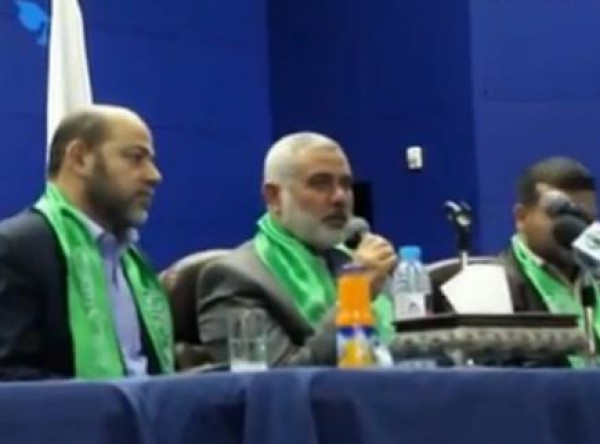 شاهد بالفيديو‬: اسماعيل هنية ينشد بمؤتمر في الجامعة الإسلامية