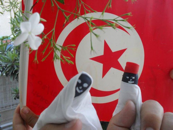فتح مراكز الاقتراع لانتخابات تشريعية حاسمة بتونس