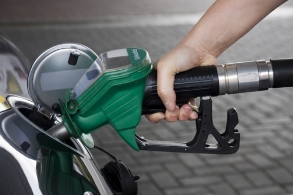 "المالية" تعلن أسعار المحروقات والغاز لشهر نوفمبر