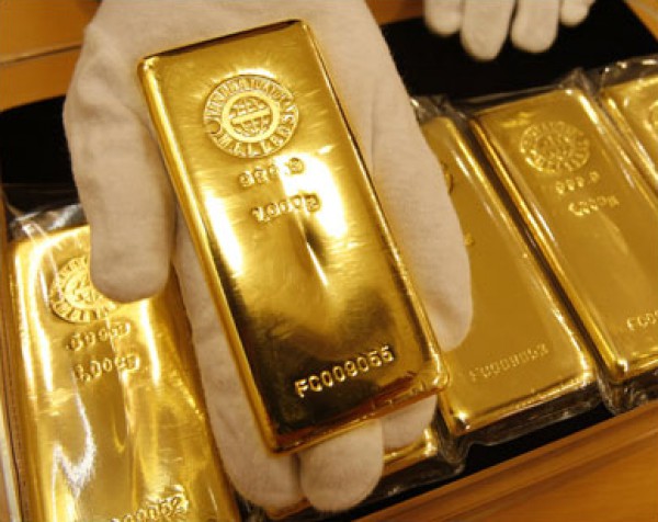 أدنى مستوى للذهب والفضة منذ 2010