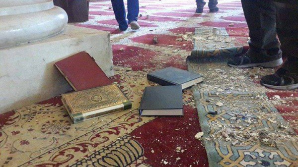 فيديو وصور..الوصول لـ"محراب الاقصى بالاحذية" لأول مرة منذ 67 : اقتحام المسجد الاقصى واصابات.محدث