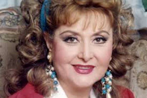 بالفيديو: تعرف على ابن النجمة ليلى طاهر وزوجته الفنانه المعروفة