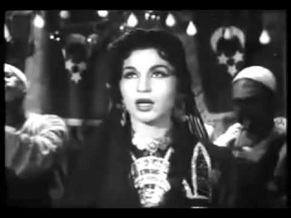 ياما القمر على الباب - فايزه احمد