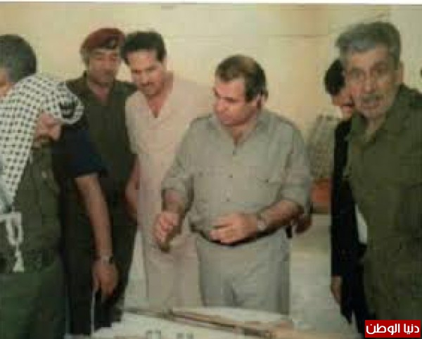 "مذكرات مرافق:من هو الذي لقبه أبو عمار بـ"شيخ اللجنة العلمية"وكان أول من صنع السلاح في تاريخ الثورة؟