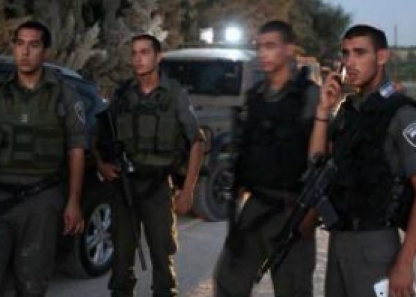 مصادر عبرية: كشف حقيبة متفجرات وضعها فلسطيني في مركز شرطة "كفار سابا" واعتقال الشاب