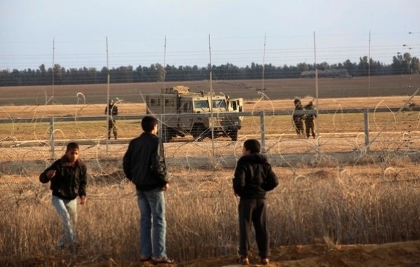 اعتقال فلسطينيين تسللا خلف السياج جنوبي القطاع