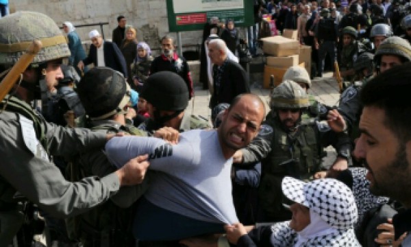 الاحتلال يعتقل 3 شبان في القدس