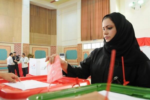 البحرين تغلق صناديق الاقتراع وتشير الى ان نسبة المشاركة بلغت 51%
