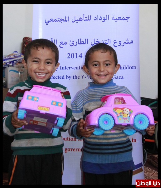 تأكيدا على حقهم في الفرح واللعب جمعية الوداد توزع هدايا على الأطفال الجرحى في قطاع غزة