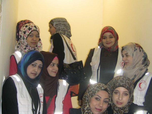 متطوعات نادي الفتيات ينفذن زيارة للمرضى في مستشفيات بقلقيلية