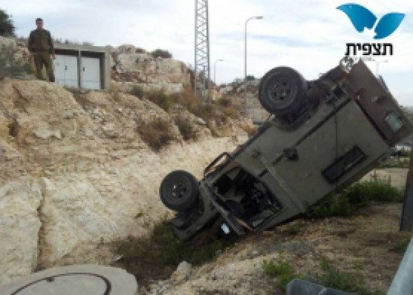 إصابة 3 جنود إسرائيليين بانقلاب مركبتهم في الجولان