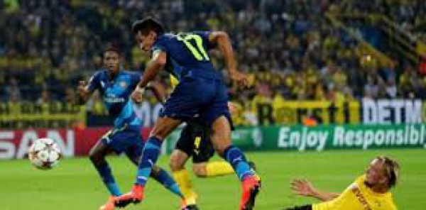 أرسنال يضرب دورتموند ويتأهل لدور الـ16 بدورى الأبطال
