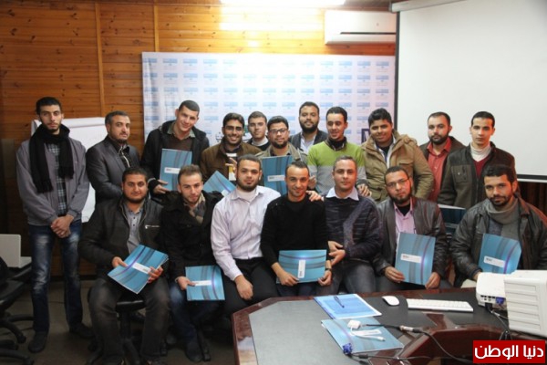 مركز تطوير الإعلام في غزة يختتم دورة "تقنيات المونتاج الرقمي"