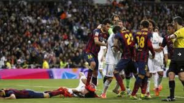 حمودى يتلاعب بنجوم ريال مدريد.. على طريقة ميسي