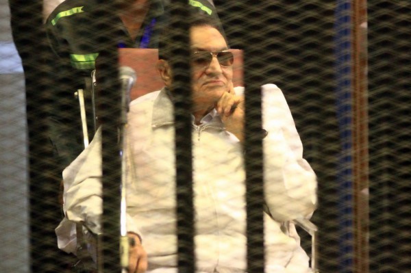 القضاء: حسنى مبارك فى السجن حتى أغسطس 2016