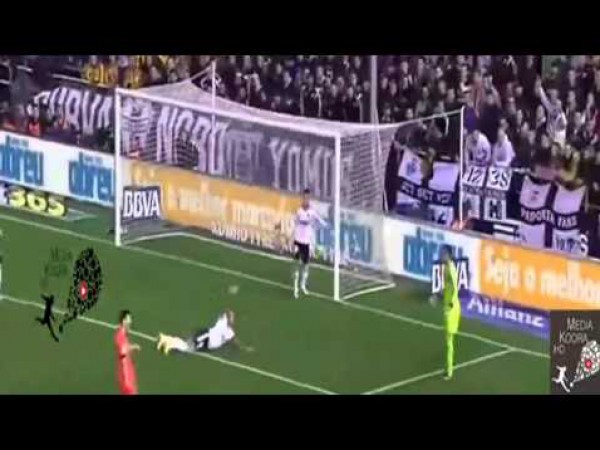 "بوسكيتس" يقود برشلونة لفوز قاتل على فالنسيا بالليجا
