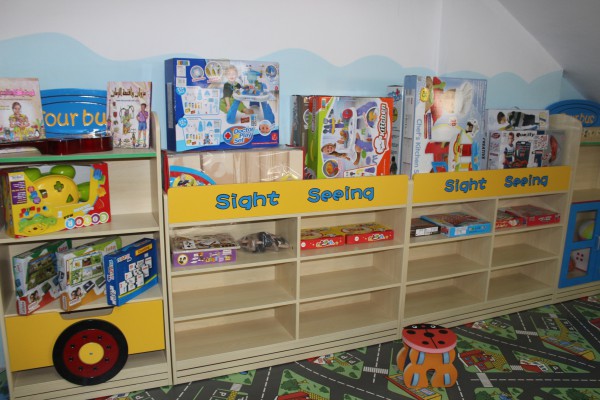 بلدية طولكرم تفتتح مكتبة ألعاب وكتب للأطفال "ذوي الإحتياجات الخاصة"