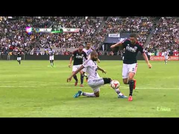 "روبى كين" يقود جالاكسى للتتويج بالدورى الأمريكي