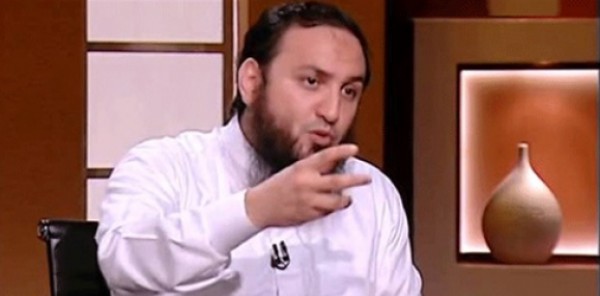 شاهد ماذا قال الشيخ  للفتاة التى اعترفت عالهوا أن الجن بيعاشرها