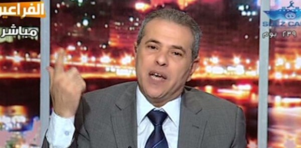 عكاشة "يسب" النشطاء: إنتوا شوية دراويش