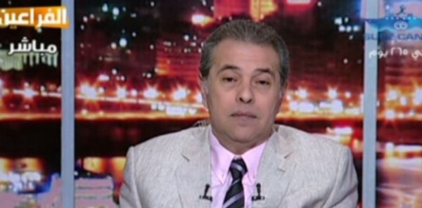 عكاشة غاضبا لمنعه من السفر: " القضاء إداني بالجزمة"
