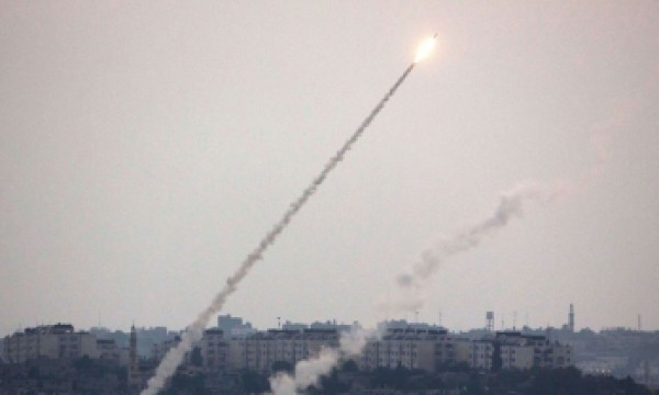 فيديو… إسرائيل: حماس تنفذ تجربة صاروخية جديدة