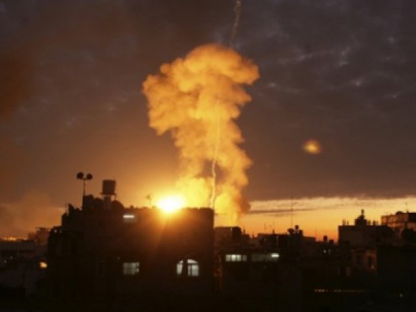 على الحدود مع الاحتلال : سماع دوي انفجارات واطلاق نار شمال قطاع غزة