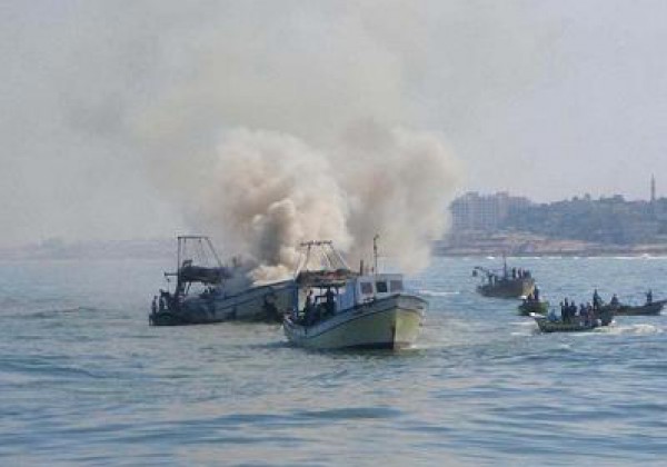 زوارق الاحتلال تفتح نيران أسلحتها على الصيادين شمال غزة