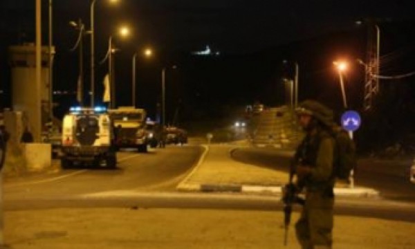 مصادر عبرية: مسلحون يفتحون النار تجاه محطة حافلات للمستوطنين شمال القدس