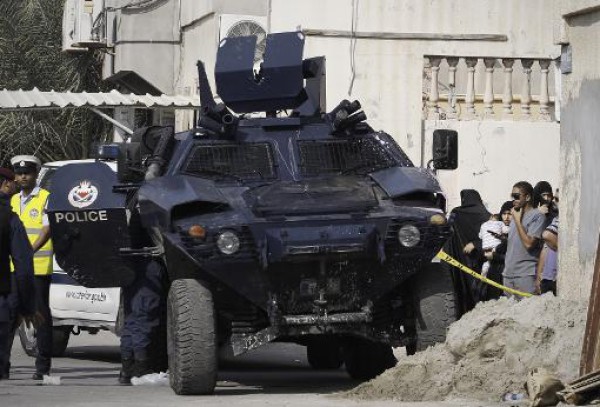 جرح ثلاثة شرطيين في تفجير في قرية شيعية في البحرين
