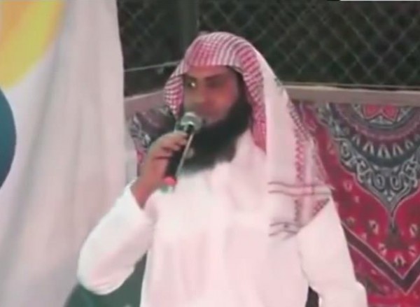 بالفيديو.. " جني" يتكلم في محاضرة داعية سعودي!