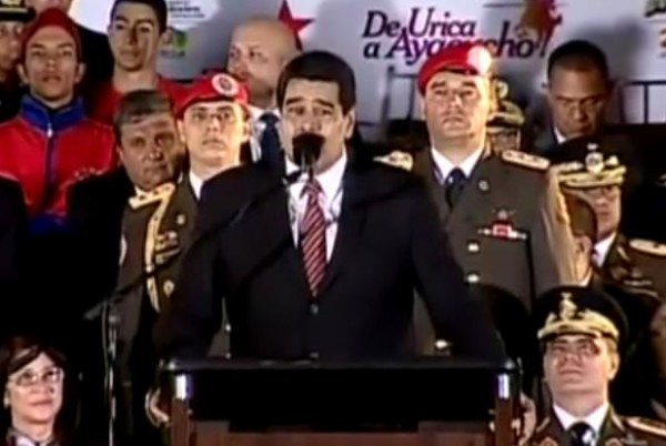مردونا ينام أثناء كلمة لرئيس بلاده